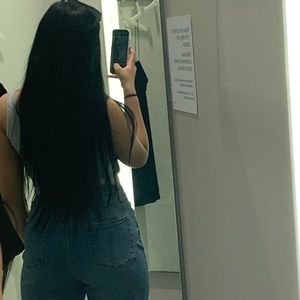 Meet your Posher, Alexia